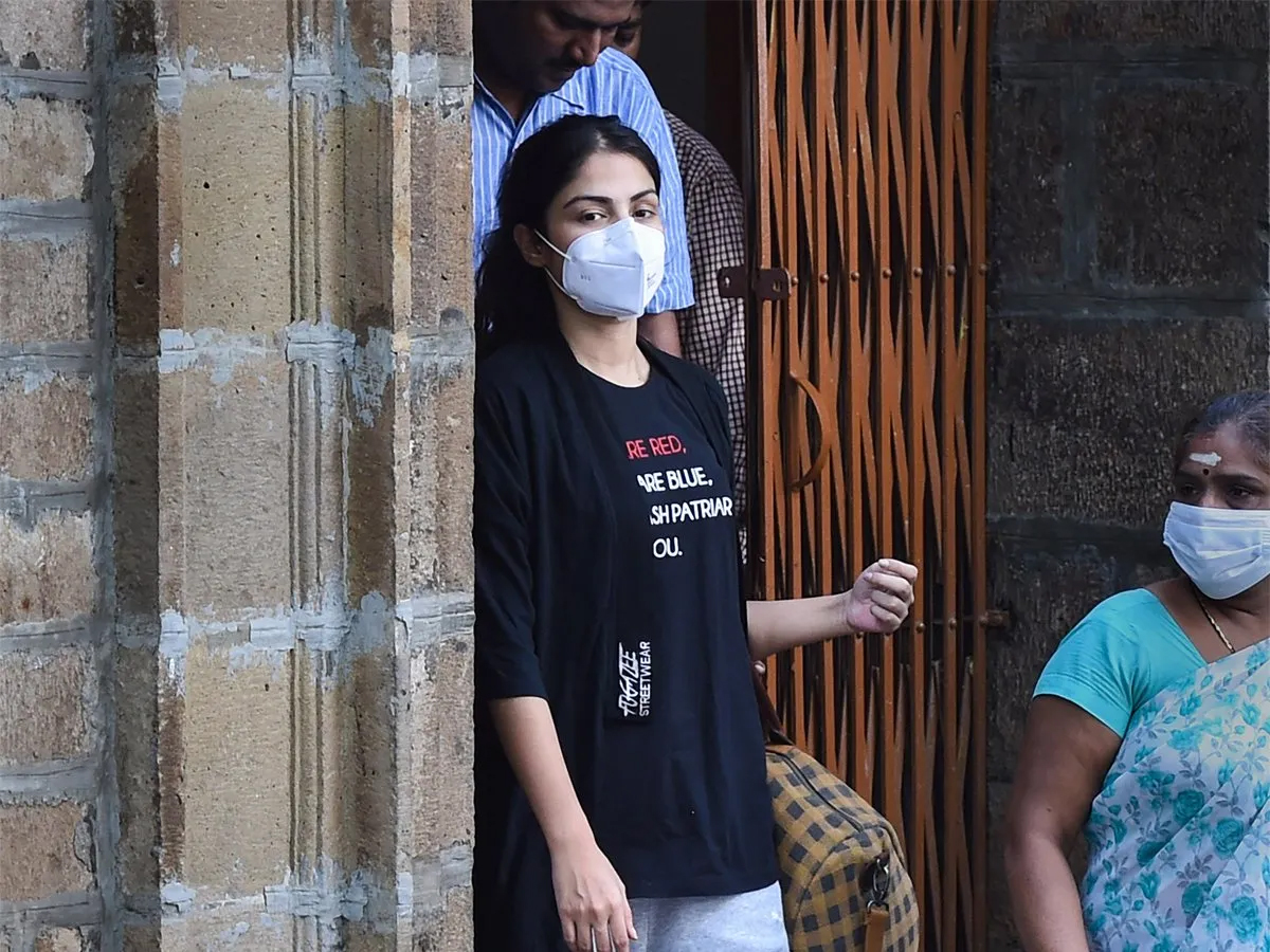 ಅಬುಧಾಬಿಗೆ ಪ್ರಯಾಣಿಸಲು ನಟಿ ರಿಯಾ ಚಕ್ರವರ್ತಿಗೆ ನ್ಯಾಯಾಲಯ ಅನುಮತಿ‌