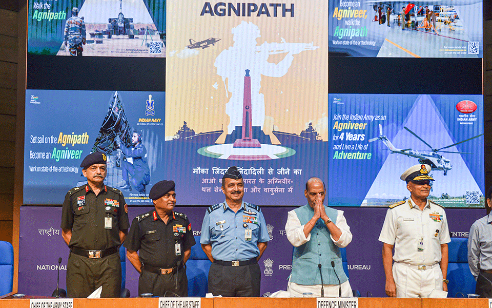 ಸಶಸ್ತ್ರ ಪಡೆಗಳಿಗೆ ಸರಕಾರದ ಆಮೂಲಾಗ್ರ ನೇಮಕಾತಿ ಯೋಜನೆ ಅಗ್ನಿಪಥ್’ ಅನಾವರಣ