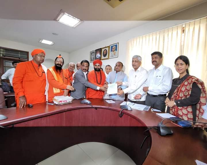 ಪಂಚಮಸಾಲಿ ಸಮುದಾಯಕ್ಕೆ ಮೀಸಲಾತಿ ಶೀಘ್ರ ವರದಿಗೆ ಆಯೋಗಕ್ಕೆ ಶ್ರೀಗಳ ಮನವಿ