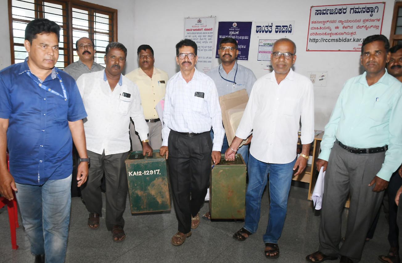 ನಾಳೆ ವಿ.ಪರಿಷತ್ ನಾಲ್ಕು ಕ್ಷೇತ್ರಗಳ ಮತ ಎಣಿಕೆ: ಮಧ್ಯಾಹ್ನದ ವೇಳೆ ಫಲಿತಾಂಶ ಪ್ರಕಟ ಸಾಧ್ಯತೆ