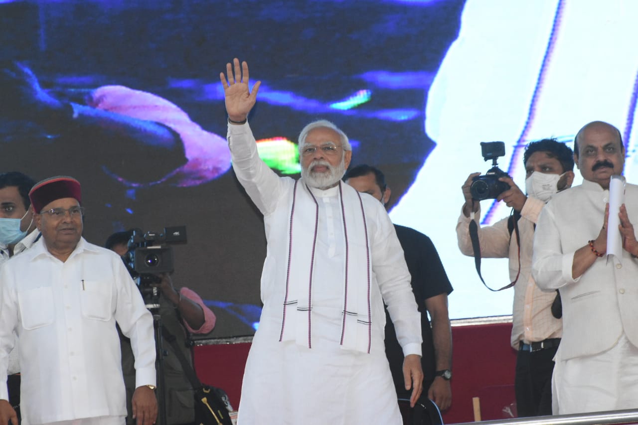ಜನಪರ ಯೋಜನೆಗಳನ್ನು ನೀಡುವುದರಲ್ಲಿ ಯಶಸ್ವಿಯಾದ ಡಬಲ್ ಇಂಜಿನ್ ಸರ್ಕಾರ: ಮೈಸೂರಿನಲ್ಲಿ ಪ್ರಧಾನಿ ಮೋದಿ