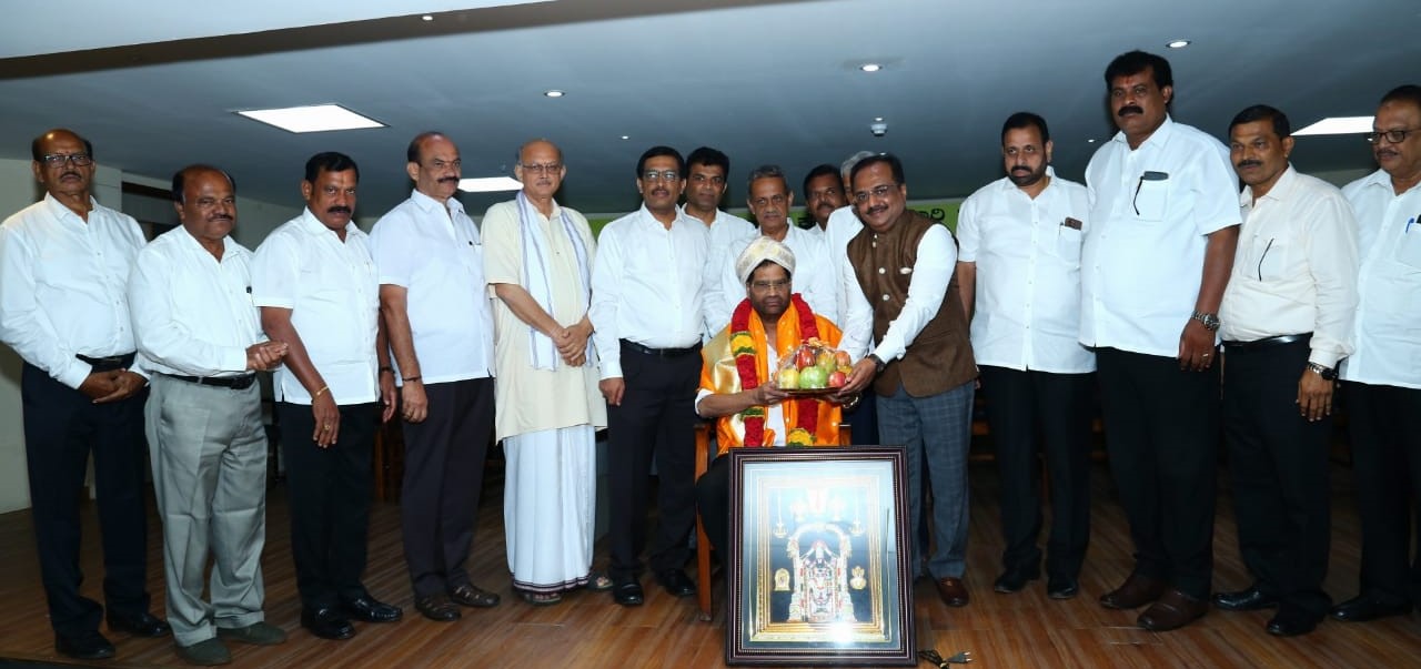 ಬೆಳೆ ಸಾಲ ಪಡೆದ ರೈತರಿಗೆ ವಿಮೆ ಮಾಡಿಸಲು ಚಿಂತನೆ: ಡಾ.ಎಂ.ಎನ್‍ .ರಾಜೇಂದ್ರ ಕುಮಾರ್