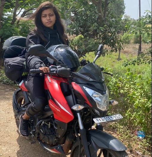 ಕುಂದಾಪುರದಿಂದ ಕಾಶ್ಮೀರಕ್ಕೆ ಒಂಟಿಯಾಗಿ ಬೈಕ್ ರೈಡ್  ಹೊರಟ ಸಾಕ್ಷಿ