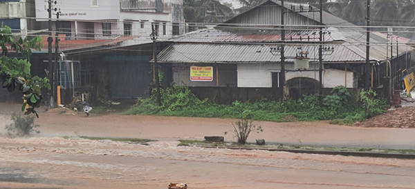 ​ಮಂಗಳೂರು ನಗರ, ಹೊರವಲಯದಲ್ಲಿ ಮುಂಜಾನೆಯಿಂದ ಭಾರೀ ಮಳೆ