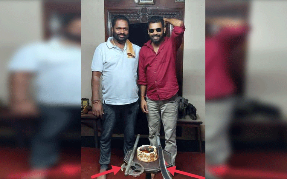 ಪಡುಬಿದ್ರಿ: ಆಯುಧಗಳೊಂದಿಗೆ ಕೇಕ್ ಕತ್ತರಿಸಿದ ಆರೋಪ; ಮೂವರ ಬಂಧನ