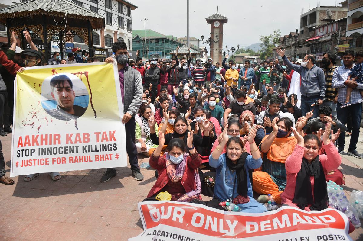 177 ಕಾಶ್ಮೀರಿ ಪಂಡಿತ್ ಶಿಕ್ಷಕರನ್ನು ಸುರಕ್ಷಿತ ಸ್ಥಳಗಳಿಗೆ ವರ್ಗಾಯಿಸಲು ಸರಕಾರ ಆದೇಶ