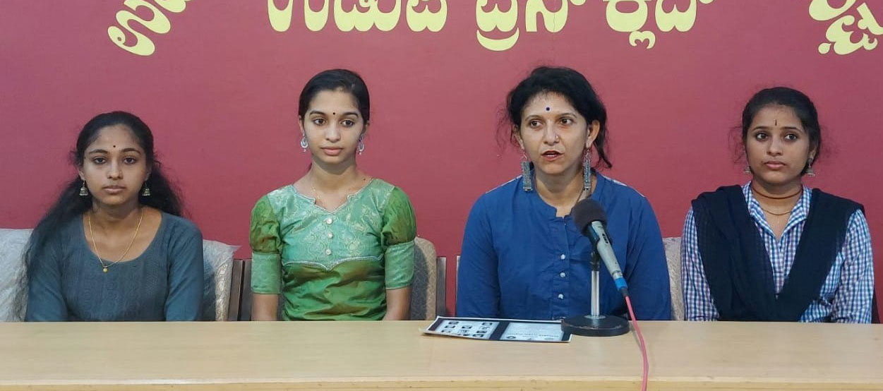 ಅಂತಾರಾಷ್ಟ್ರೀಯ ನೃತ್ಯಂಜಲಿ ಫೆಸ್ಟಿವಲ್‌ನಲ್ಲಿ ನೃತ್ಯ ಪ್ರದರ್ಶನ