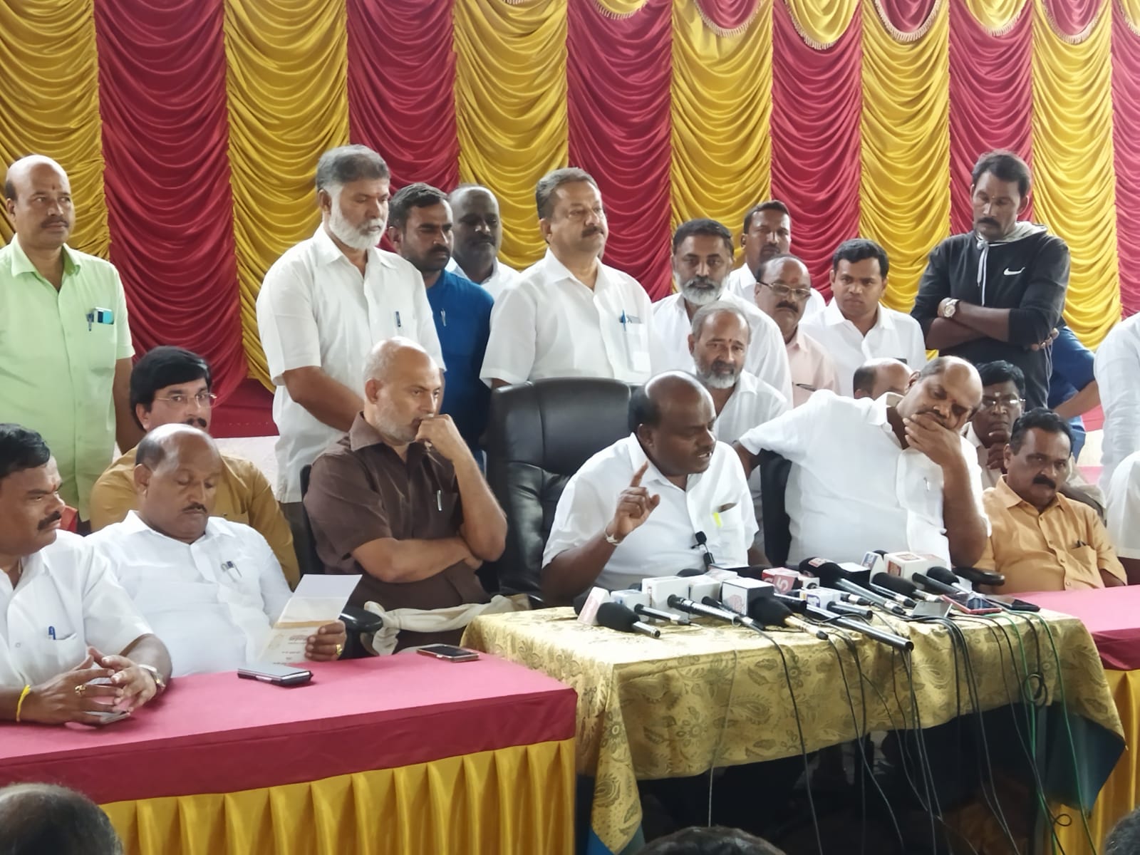 ರಾಜ್ಯಸಭೆ ಚುನಾವಣೆ; ಜೆಡಿಎಸ್ ಅಭ್ಯರ್ಥಿ ನಿವೃತ್ತಿಗೊಳಿಸುವ ಪ್ರಶ್ನೆಯೇ ಇಲ್ಲ: ಕುಮಾರಸ್ವಾಮಿ ತಿರುಗೇಟು