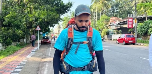 ಕಾಲ್ನಡಿಯಲ್ಲಿ ಹಜ್ ಯಾತ್ರೆ ಹೊರಟ ಸಿಯಾಬ್ ಚೊಟ್ಟೂರು; ಮುಲ್ಕಿ ಕೇಂದ್ರ ಶಾಫಿ‌ ಮಸೀದಿಯಲ್ಲಿ ಜುಮಾ ನಮಾಝ್: ಇನಾಯತ್‌ ಆಲಿ