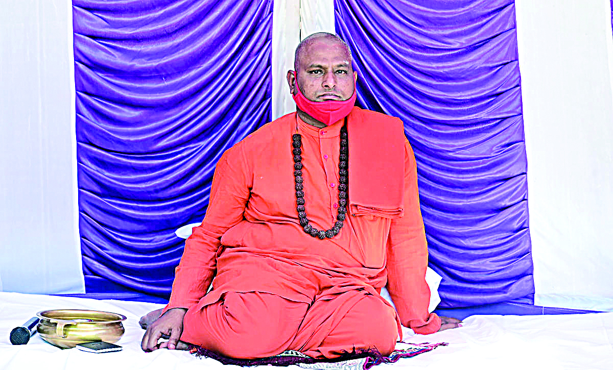 ಪರಿಷ್ಕೃತ ಪಠ್ಯದಲ್ಲಿ ವಾಲ್ಮೀಕಿ ದಾರಿಗಳ್ಳನಾಗಿದ್ದ ಎಂದು ಅವಮಾನ: ಪಠ್ಯವನ್ನು ಹಿಂಪಡೆಯುವಂತೆ ಒತ್ತಾಯ