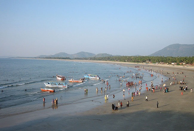 ಮುರುಡೇಶ್ವರ ಸಮುದ್ರದಲ್ಲಿ ಮುಳುಗಿ ಇಬ್ಬರು ಪ್ರವಾಸಿಗರು ನಾಪತ್ತೆ
