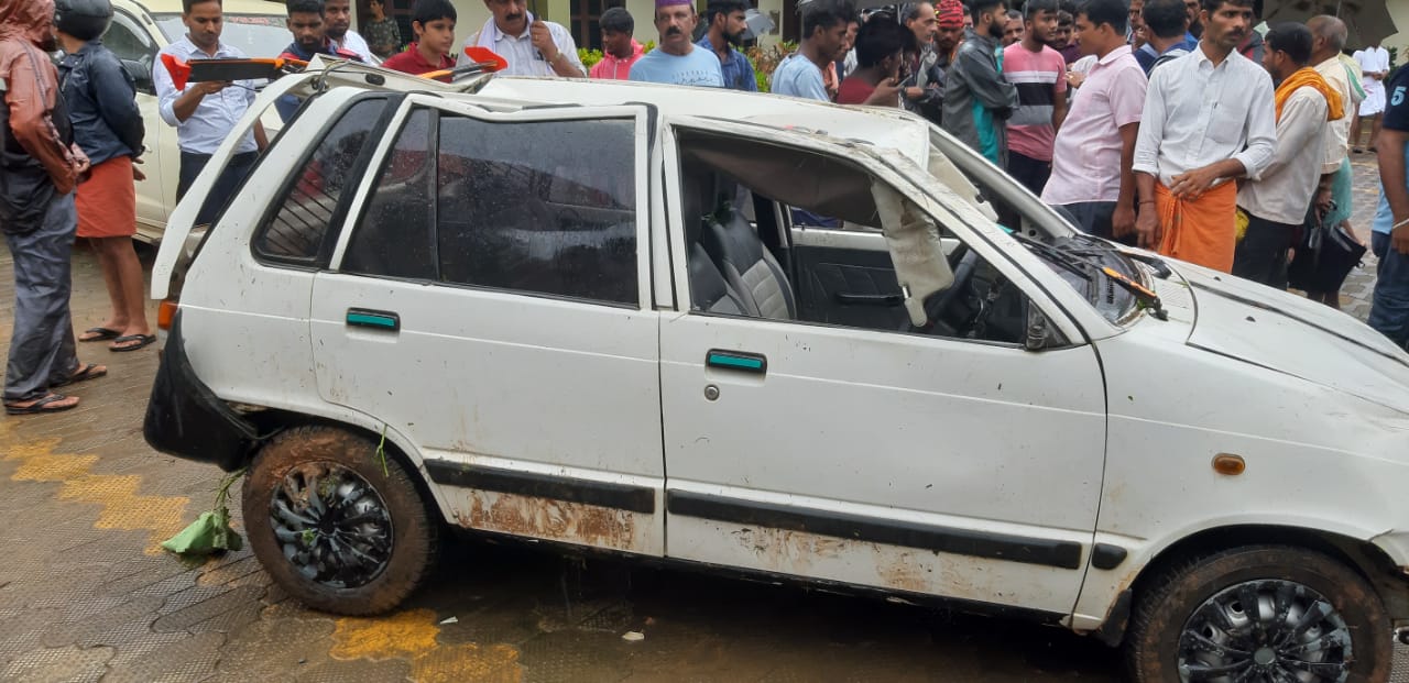 ಕಡಬ: ಉಕ್ಕಿ ಹರಿಯುತ್ತಿರುವ ಹೊಳೆಗೆ  ಬಿದ್ದ ಕಾರು, ಇಬ್ಬರು ಯುವಕರು ನೀರು ಪಾಲು