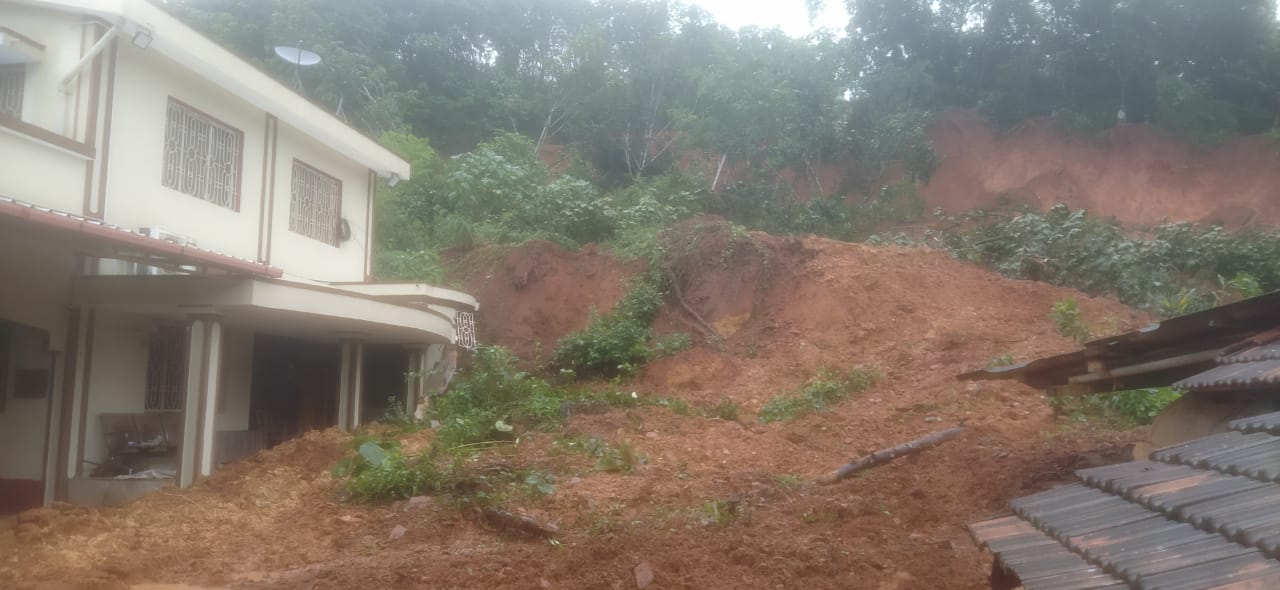 ಪಂಜಿಕಲ್ಲಿನಲ್ಲಿ ಮತ್ತೆ ಕುಸಿದ ಗುಡ್ಡ: ಪ್ರಾಣಾಪಾಯದಿಂದ ಪಾರಾದ ನಾಲ್ವರು ಯುವಕರು!