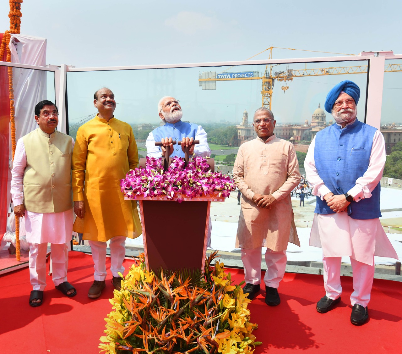 ಹೊಸ ಸಂಸತ್ ಭವನದ ಮೇಲಿದ್ದ ರಾಷ್ಟ್ರೀಯ ಲಾಂಛನ ಪ್ರಧಾನ ಮೋದಿಯಿಂದ ಅನಾವರಣ