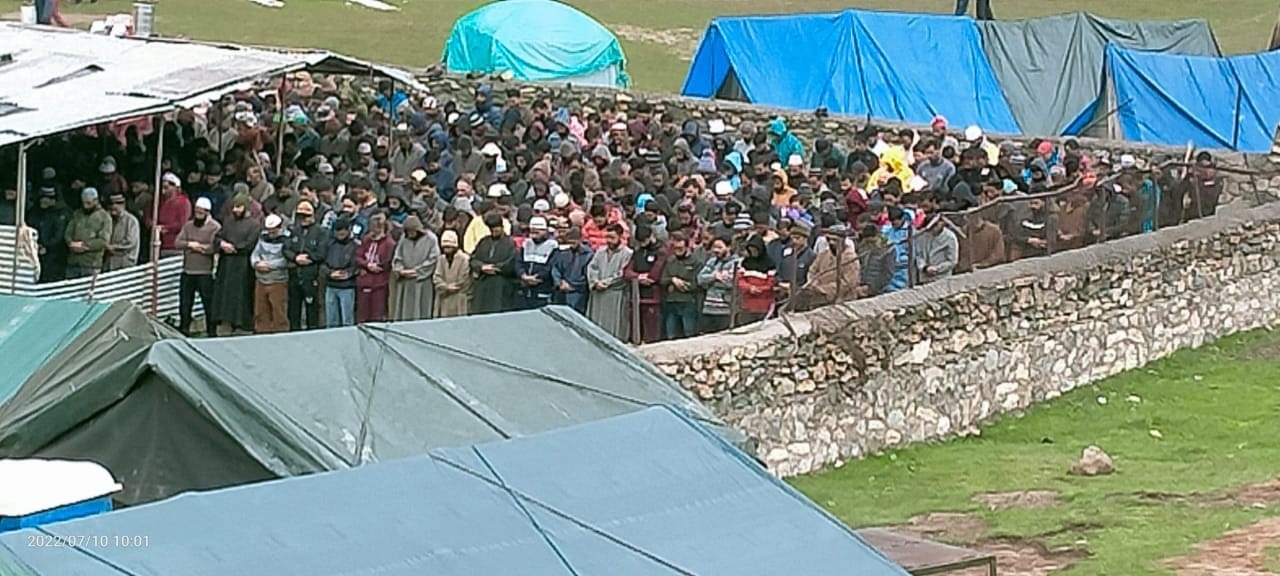 ಕುಟುಂಬದೊಂದಿಗೆ ಈದ್‌ ಆಚರಿಸದೇ ಅಮರನಾಥ ಯಾತ್ರಿಗಳ ರಕ್ಷಣೆಯಲ್ಲಿ ನಿರತರಾದ ಸ್ಥಳೀಯರು