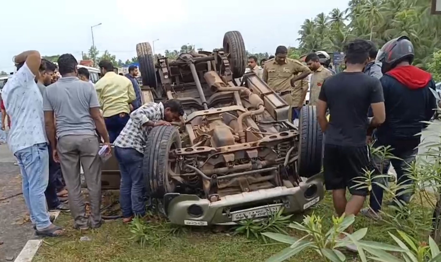 ಉಡುಪಿ; ಸಚಿವ ಕೋಟ ಬೆಂಗಾವಲು ಪೊಲೀಸ್ ವಾಹನ ಪಲ್ಟಿ: ಎಎಸ್ಸೈ ಸಹಿತ ಇಬ್ಬರಿಗೆ ಗಾಯ