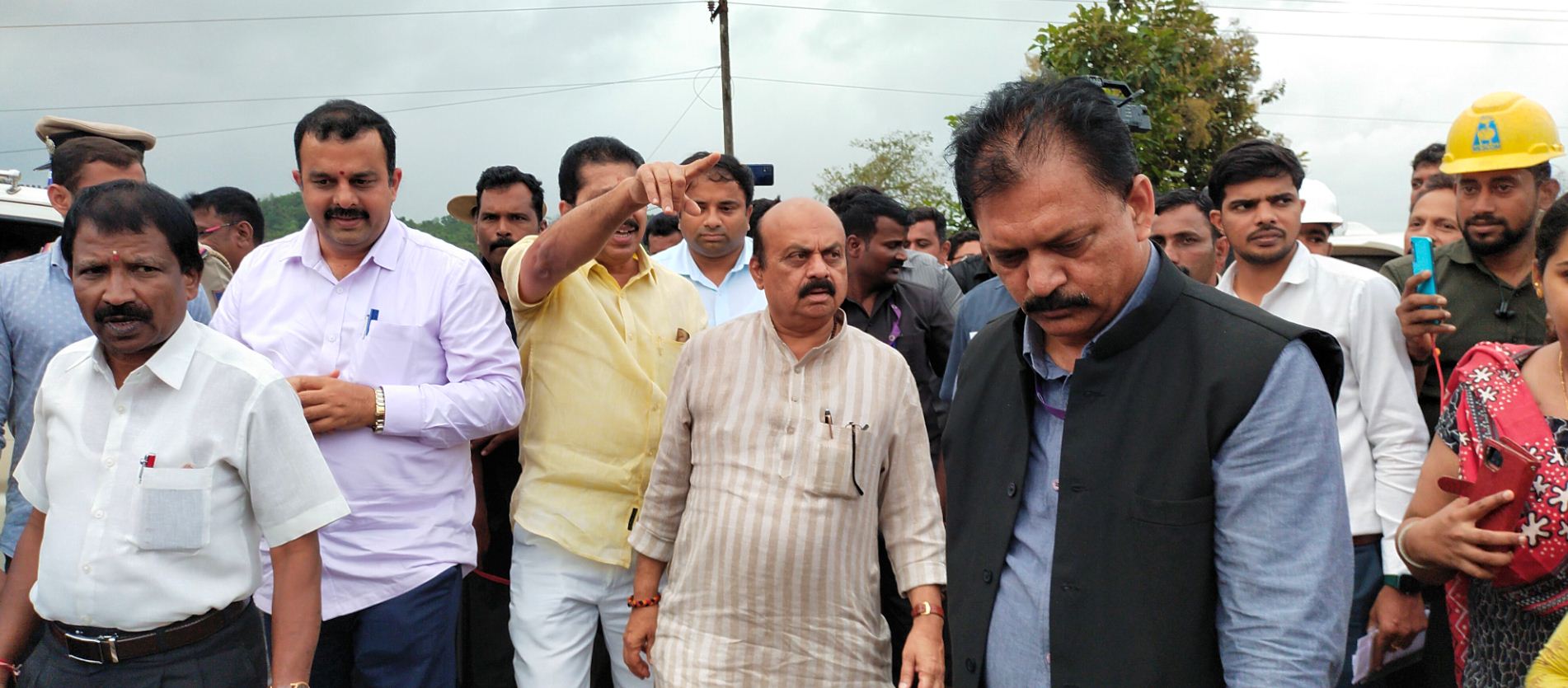 ಉಪ್ಪಿನಂಗಡಿಗೆ ಆಗಮಿಸಿದ ಸಿಎಂ ಬೊಮ್ಮಾಯಿ; ಕುಮಾರಧಾರ ನದಿ, ಸುತ್ತಲಿನ ಪ್ರದೇಶ ವೀಕ್ಷಣೆ