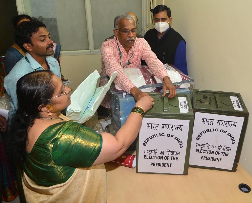 ರಾಷ್ಟ್ರಪತಿ ಚುನಾವಣೆ: ವಿಧಾನಸೌಧ ತಲುಪಿದ ಬ್ಯಾಲೆಟ್ ಬಾಕ್ಸ್