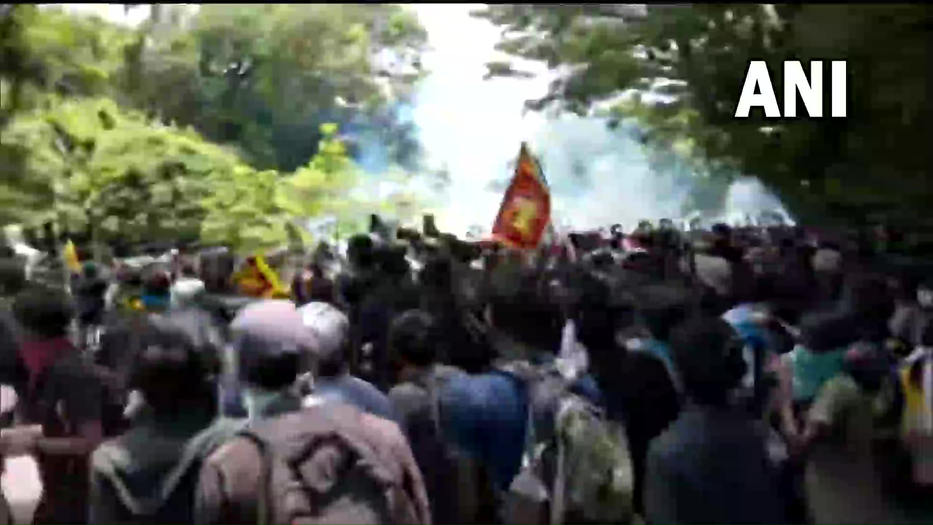 ಶ್ರೀಲಂಕಾ : ಸರಕಾರಿ ಕಟ್ಟಡಗಳಿಂದ ತೆರಳಲು ಪ್ರತಿಭಟನಾಕಾರರ ಒಪ್ಪಿಗೆ