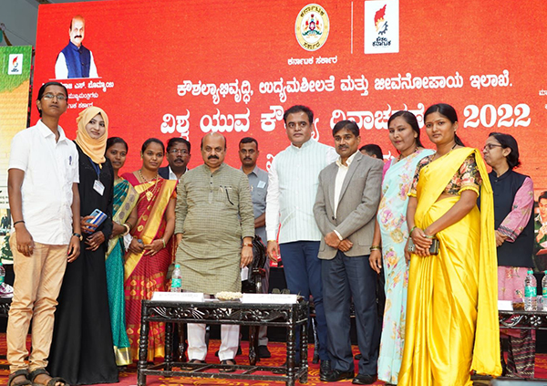 ಸ್ವಚ್ಛವಾಹಿನಿ ಸಾರಥಿ ನಫೀಸಾ ಪೆರುವಾಯಿಗೆ ಮುಖ್ಯಮಂತ್ರಿ ಬೊಮ್ಮಾಯಿಯಿಂದ ಸನ್ಮಾನ