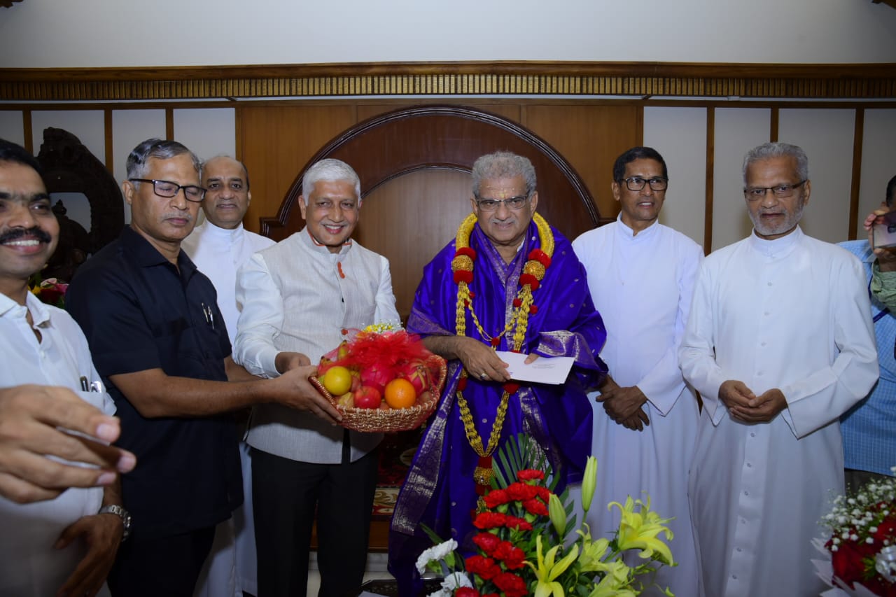 ಮಂಗಳೂರು ಧರ್ಮಪ್ರಾಂತದ ಧಾರ್ಮಿಕ ಮುಖಂಡರು, ಜನಪ್ರತಿನಿಧಿಗಳಿಂದ ವೀರೇಂದ್ರ ಹೆಗ್ಗಡೆ ಭೇಟಿ