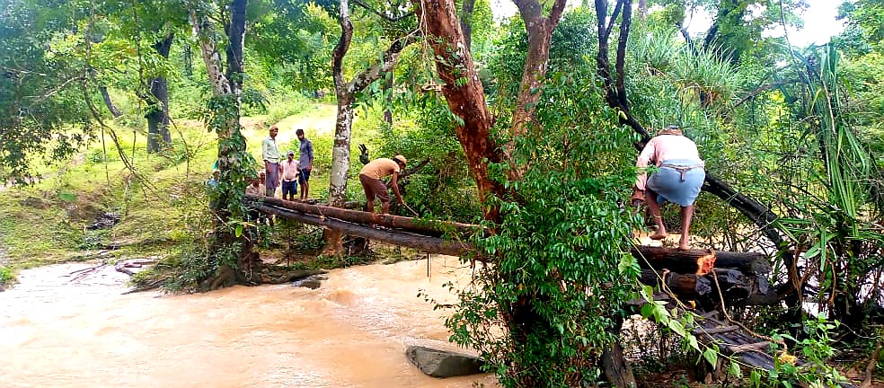 ಪ್ರಾಣಭೀತಿಯಲ್ಲೇ ಸಂಚರಿಸುತ್ತಿರುವ ಕರಡಿಗ-ಬೆಳಕೋಡು ಗ್ರಾಮಸ್ಥರು