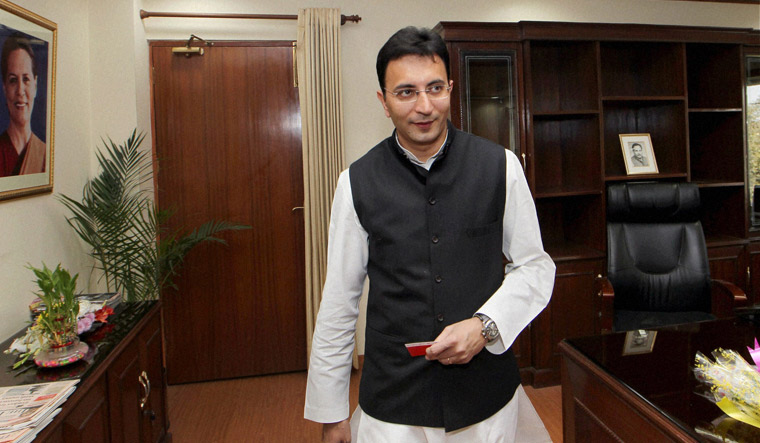 ಹಣಕ್ಕಾಗಿ ವರ್ಗಾವಣೆ ವಿವಾದದಲ್ಲಿ ಉತ್ತರ ಪ್ರದೇಶ ಸಚಿವ ಜಿತಿನ್ ಪ್ರಸಾದ