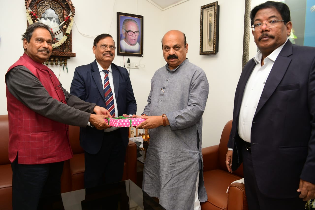 ಹಿಂದುಳಿದ ವರ್ಗಗಳಿಗೆ ಸ್ಥಳೀಯ ಸಂಸ್ಥೆಗಳಲ್ಲಿ ಶೇ.33ರಷ್ಟು ರಾಜಕೀಯ ಮೀಸಲಾತಿ ಕಲ್ಪಿಸಲು ಶಿಫಾರಸ್ಸು