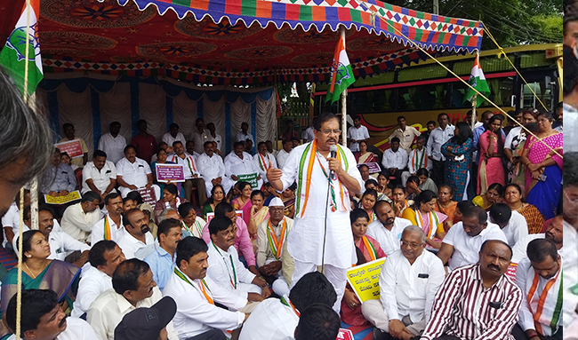 ಇದು ಶೇ. 40 ಸರ್ಕಾರ ಎಂದು ವಿಧಾನಸೌಧದ ಕಲ್ಲು-ಕಂಬಗಳೇ ಹೇಳುತ್ತಿವೆ: ಡಾ.ಜಿ.ಪರಮೇಶ್ವರ್ ವಾಗ್ದಾಳಿ