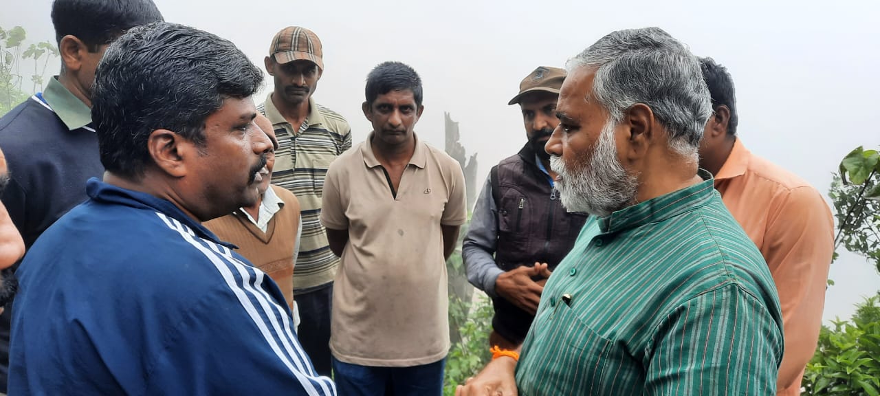 ಗುಡ್ಡ ಕುಸಿತದ ಸೀಮೆಹುಲ್ಲು ಕಜೆ ಪ್ರದೇಶಕ್ಕೆ ಸಚಿವ ಬಿ.ಸಿ.ನಾಗೇಶ್ ಭೇಟಿ