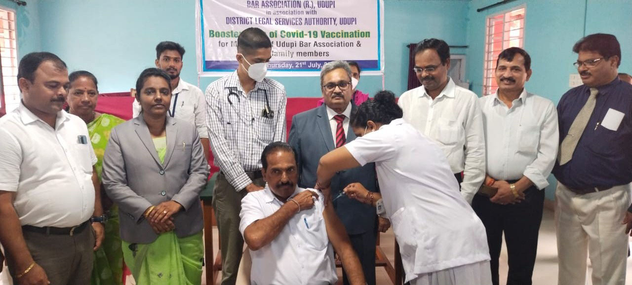 ವಕೀಲರಿಗೆ ಬೂಸ್ಟರ್ ಡೋಸ್ ಲಸಿಕಾ ಕಾರ್ಯಕ್ರಮ