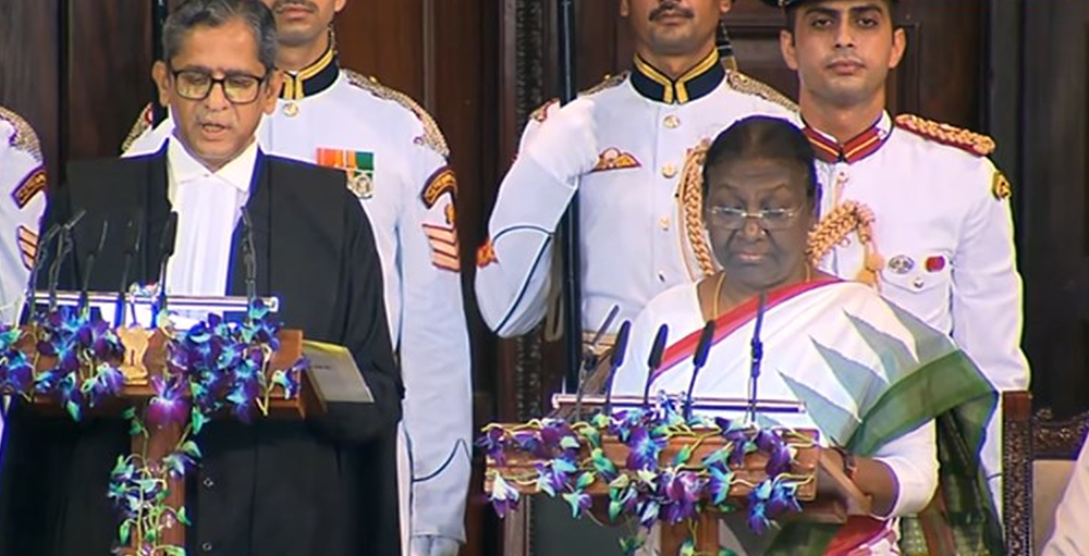 15ನೇ ರಾಷ್ಟ್ರಪತಿ ಆಗಿ ದ್ರೌಪದಿ ಮುರ್ಮು ಪ್ರಮಾಣ ವಚನ ಸ್ವೀಕಾರ