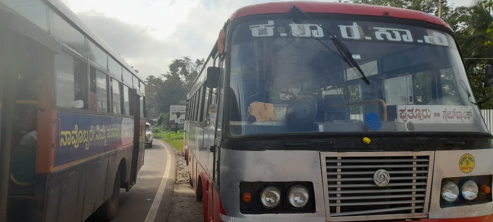 ಬೊಳುವಾರು: ಸರಕಾರಿ ಬಸ್ ಮೇಲೆ ಕಲ್ಲು ತೂರಾಟ