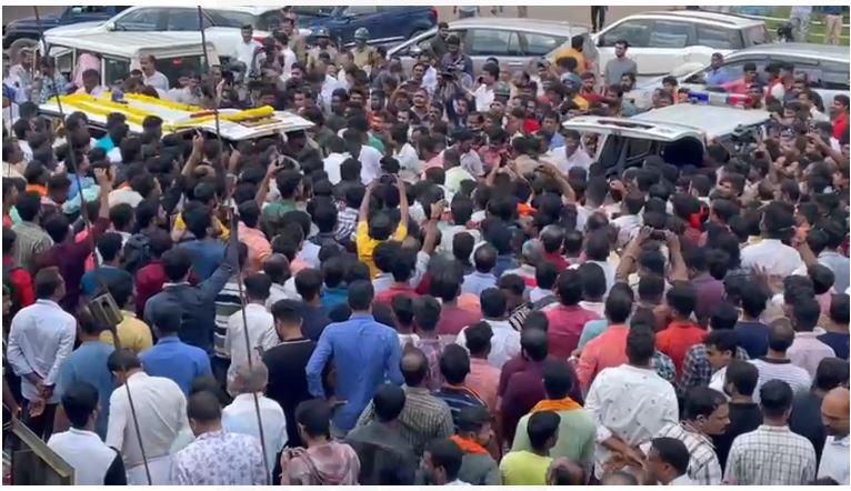 ಪ್ರವೀಣ್ ಹತ್ಯೆ ಪ್ರಕರಣ: ಸ್ಥಳಕ್ಕಾಗಮಿಸದ ಜನಪ್ರತಿನಿಧಿಗಳ ವಿರುದ್ಧ ಆಕ್ರೋಶ