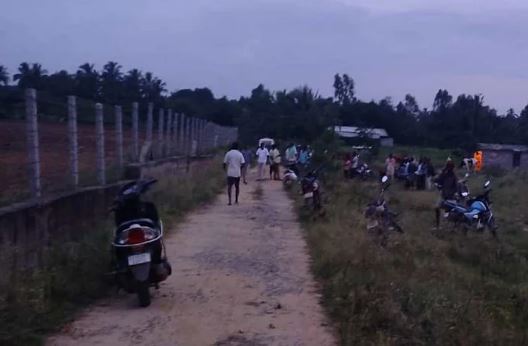 ಬೆಂಗಳೂರು:  ಒಂದೇ ಕಾಲೇಜಿನ ಇಬ್ಬರು ವಿದ್ಯಾರ್ಥಿನಿಯರು ಆತ್ಮಹತ್ಯೆ