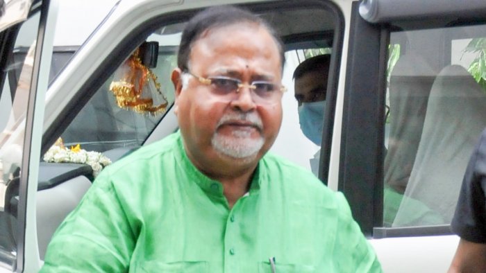 ಪಶ್ಚಿಮ ಬಂಗಾಳ ಕ್ಯಾಬಿನೆಟ್‌ನಿಂದ ಪಾರ್ಥ ಚಟರ್ಜಿ ಅಮಾನತು