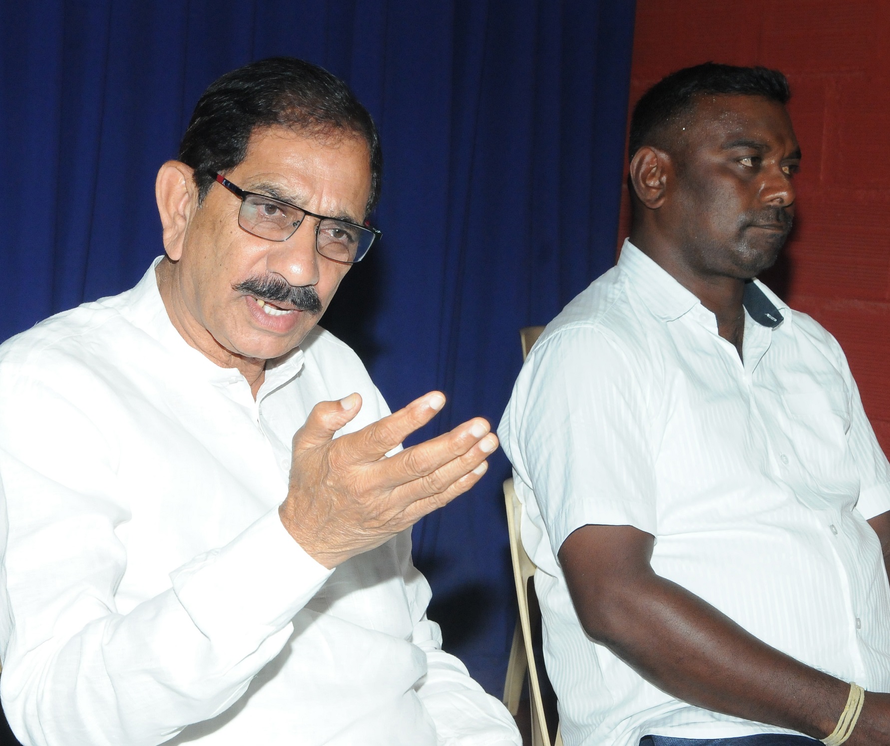 ರಾಜೀನಾಮೆ ಬದಲು ಬೀದಿಗಳಿದು ಹೋರಾಡಿ: ಬಿಜೆಪಿ ಕಾರ್ಯಕರ್ತರಿಗೆ ಸೊಗಡು ಶಿವಣ್ಣ ಕರೆ