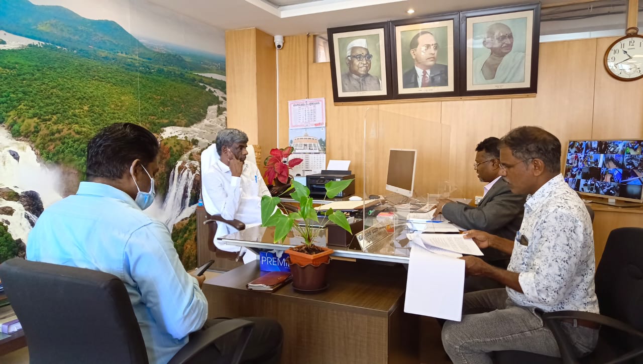 ಡಾ.ಅಂಬೇಡ್ಕರ್ ಅಭಿವೃದ್ಧಿನಿಗಮಕ್ಕೆ ದಿಢೀರ್ ಭೇಟಿ; ಫಲಾನುಭವಿಗಳಿಗೆ ಸೌಲಭ್ಯ ವಿತರಣೆಗೆ ಕೋಟ ಶ್ರೀನಿವಾಸ ಪೂಜಾರಿ ಸೂಚನೆ