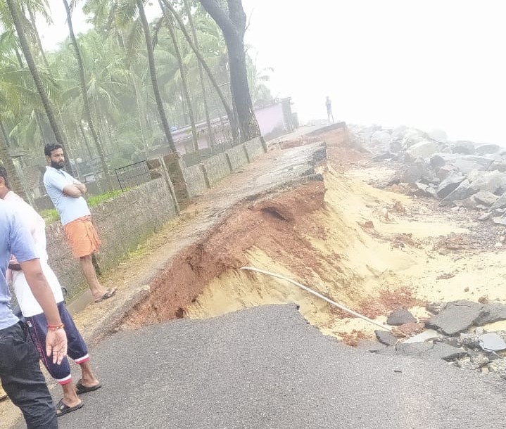 ಭಾರಿ ಮಳೆ; ಸೋಮೇಶ್ವರ, ಉಚ್ಚಿಲ, ಬಟ್ಟಪ್ಪಾಡಿಯಲ್ಲಿ ಕಡಲ ಕೊರೆತ