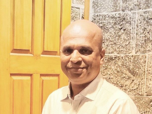 ನನ್ನನ್ನು ಹಿತ್ತಿಲಲ್ಲಿ ಎಸೆಯಲಾಗಿದೆ ಎಂದು ಅನ್ನಿಸಿತ್ತು: ಉನ್ನತ ಸ್ಥಾನವನ್ನು ತೊರೆದ  ಐಎಎಸ್ ಅಧಿಕಾರಿಯ ಪೋಸ್ಟ್‌