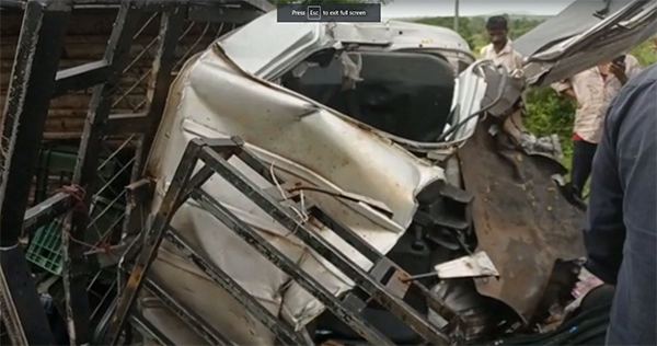 ಚಾಮರಾಜನಗರ: ಸಿಲಿಂಡರ್ ತುಂಬಿದ್ದ ಲಾರಿ-ಟಾಟಾ ಏಸ್ ನಡುವೆ ಢಿಕ್ಕಿ; ಓರ್ವ ಮೃತ್ಯು