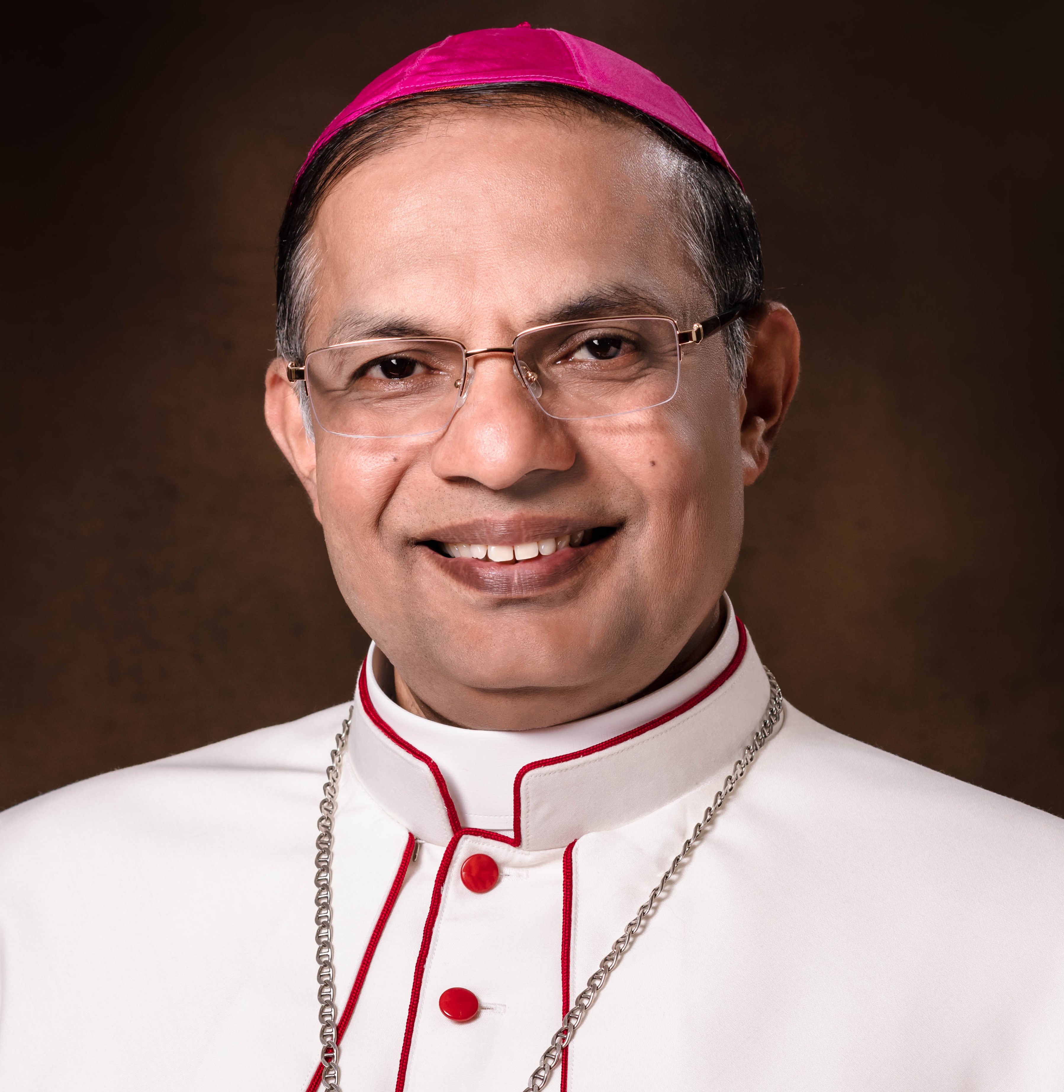 ​ಬಿಷಪ್‌ರಿಂದ ಡಾ. ವಿರೇಂದ್ರ ಹೆಗ್ಗಡೆಗೆ ಅಭಿನಂದನೆ