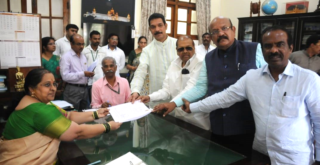 ವಿಧಾನ ಪರಿಷತ್ ಉಪ ಚುನಾವಣೆ | ಬಾಬುರಾವ್ ಚಿಂಚನಸೂರ್ ನಾಮಪತ್ರ ಸಲ್ಲಿಕೆ