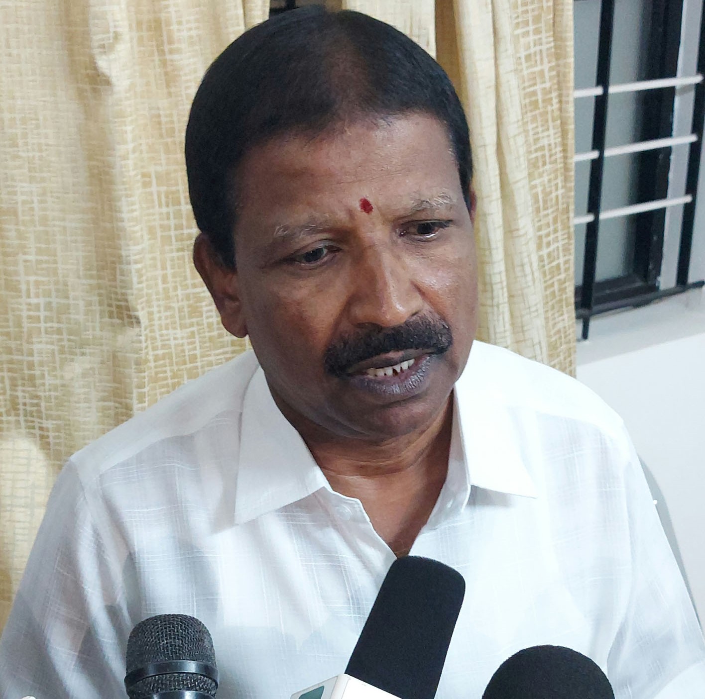 ಕರ್ನಾಟಕ-ಕೇರಳ ಗಡಿಯ 32 ಕಡೆಗಳಲ್ಲಿ ಸಿಸಿಟಿವಿ ಅಳವಡಿಕೆ: ಸಚಿವ ಎಸ್. ಅಂಗಾರ