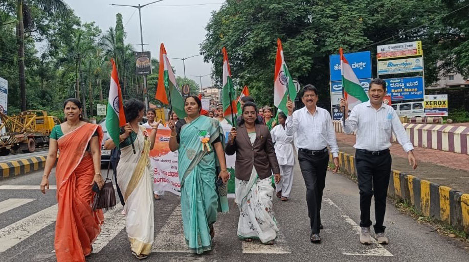 ಉಡುಪಿ ವಿದ್ಯಾರ್ಥಿ ನಿಲಯದ ಬಾಲಕಿಯರಿಂದ ಜಾಥ