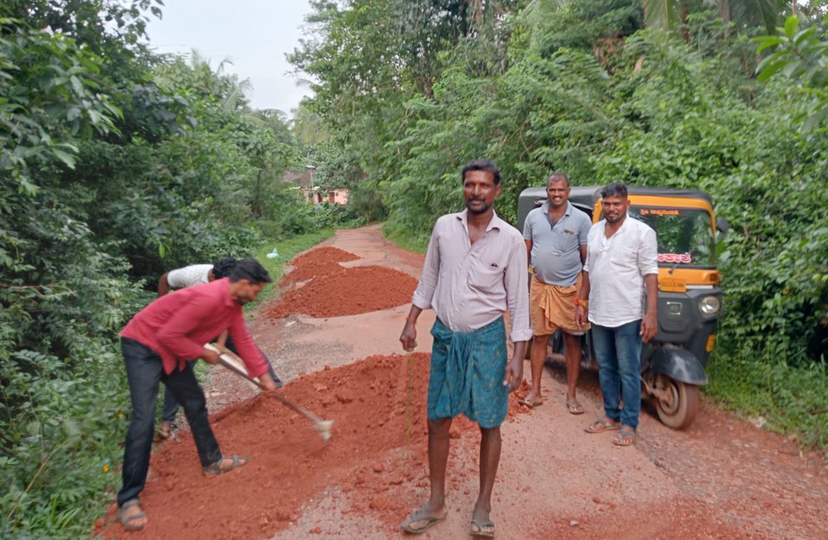 ಉಪ್ಪಿನಂಗಡಿ: ಉದ್ಯಮಿಯಿಂದ ರಸ್ತೆ ಹೊಂಡ-ಗುಂಡಿ ಮುಚ್ಚುವ ಕಾರ್ಯ