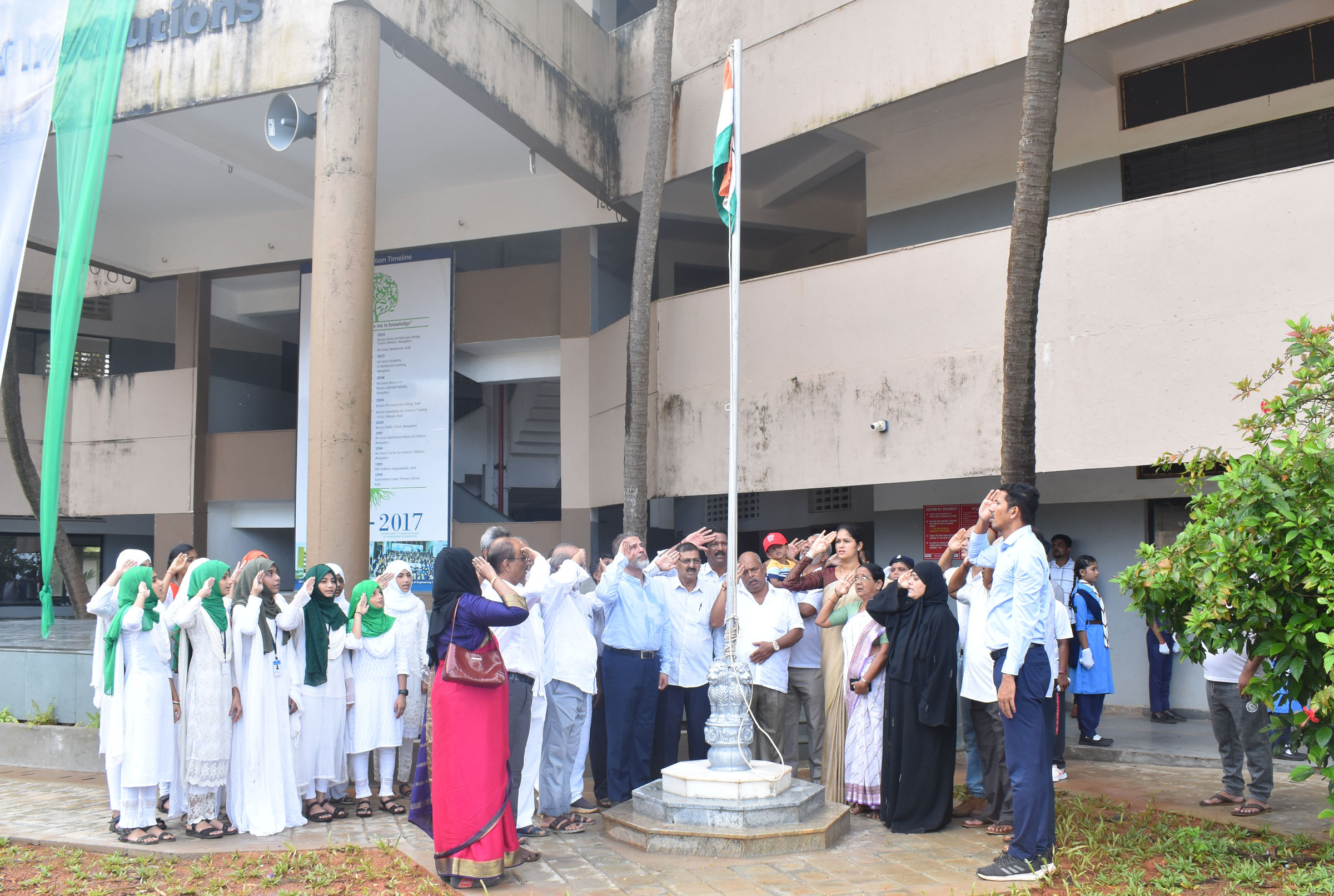 ಕೋಡಿ; ಬ್ಯಾರೀಸ್ ಸಮೂಹ ಶಿಕ್ಷಣ ಸಂಸ್ಥೆಗಳ ವತಿಯಿಂದ ಸ್ವಾತಂತ್ರ್ಯೋತ್ಸವ