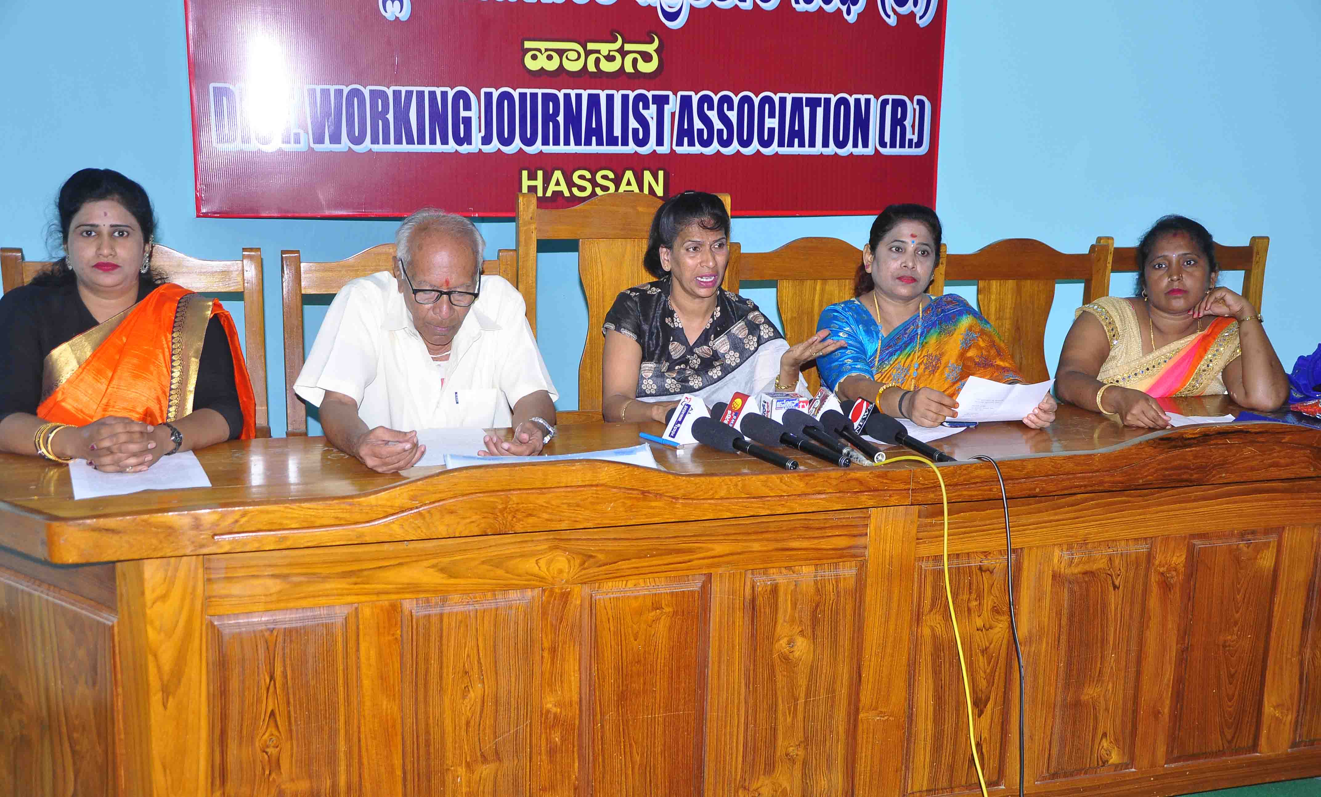 ಹಾಸನ | ನ್ಯಾಯಾಲಯದ ಆವರಣದಲ್ಲಿ ಮಹಿಳೆ ಹತ್ಯೆ ಪ್ರಕರಣ: ಆರೋಪಿ ವಿರುದ್ಧ ಕಠಿಣ ಕ್ರಮಕ್ಕೆ ಆಗ್ರಹ