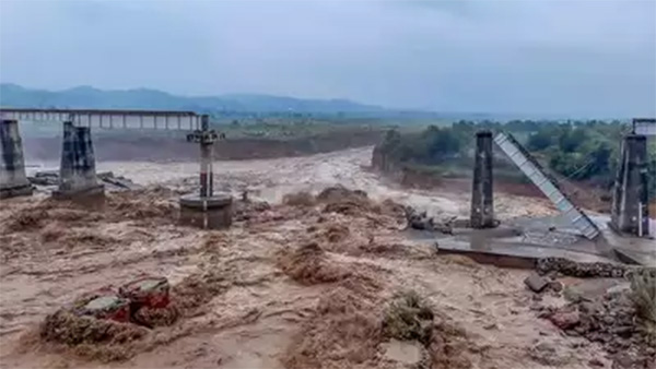 ಉತ್ತರ ರಾಜ್ಯಗಳಲ್ಲಿ ಮಳೆ ಅಬ್ಬರ; ಕನಿಷ್ಠ 37 ಮಂದಿ ಮೃತ್ಯು