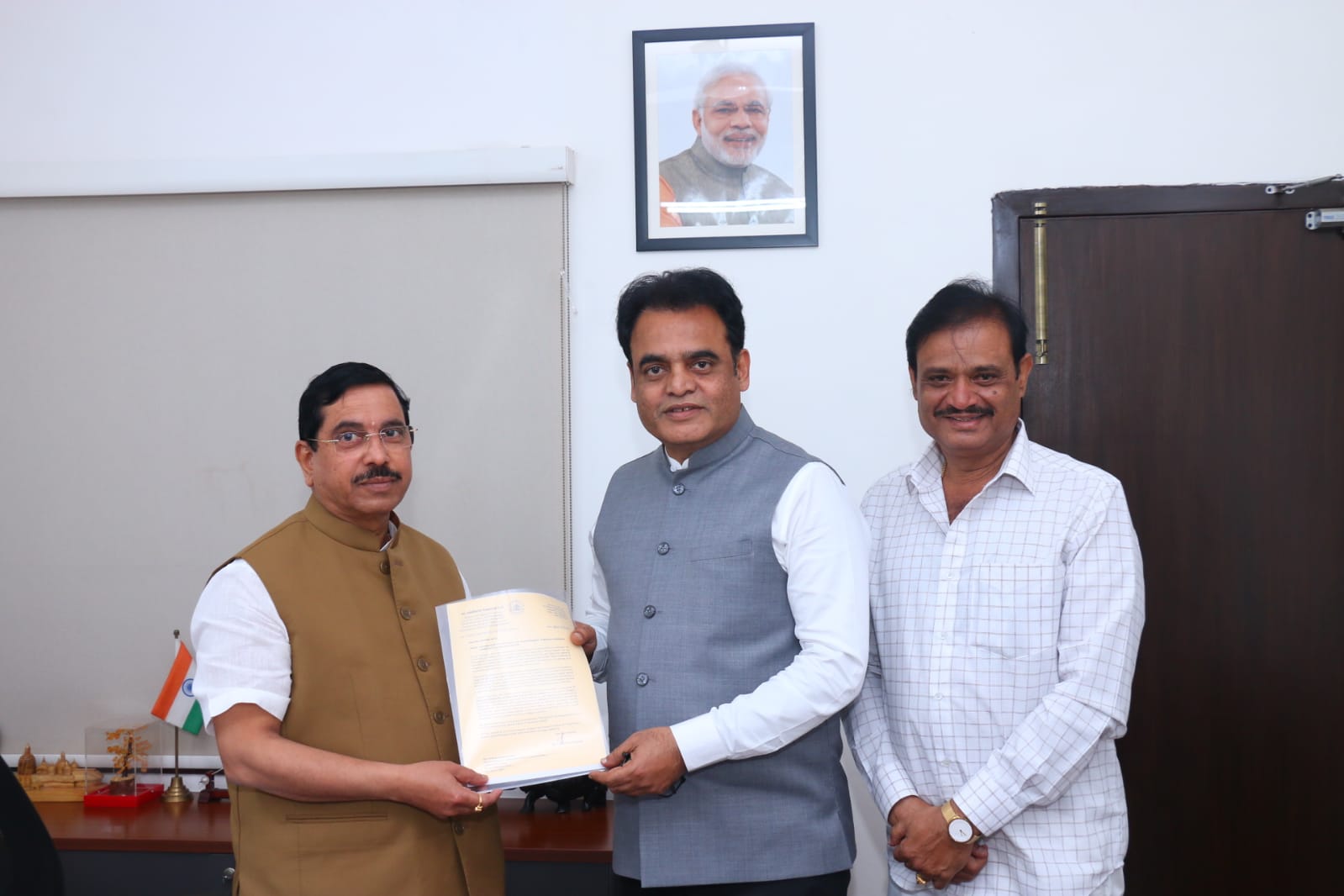 ಹುಬ್ಬಳ್ಳಿಯಲ್ಲಿ ‘ಬಿಯಾಂಡ್ ಬೆಂಗಳೂರು ಸಮಾವೇಶ; ಕೇಂದ್ರ ಸಚಿವ ಜೋಶಿ, ರಾಜೀವ್ ಚಂದ್ರಶೇಖರ್ ಗೆ ಆಹ್ವಾನ